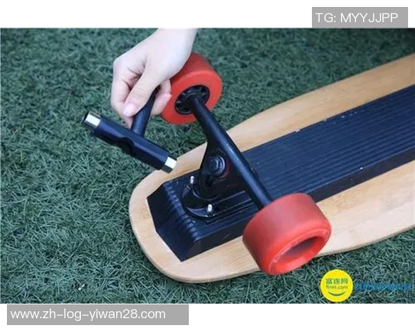 科学滑板训练提升灵活性的方法与技巧探讨